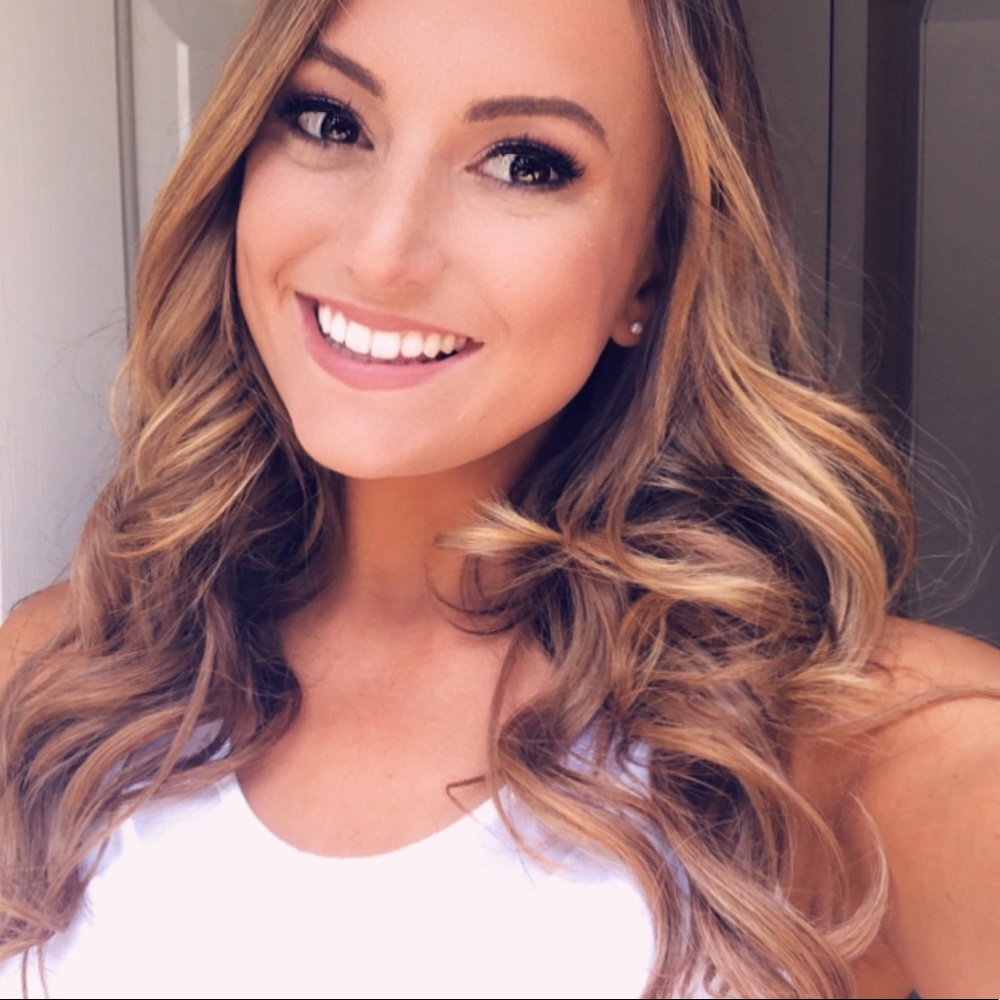 Meet your Posher, Nicole